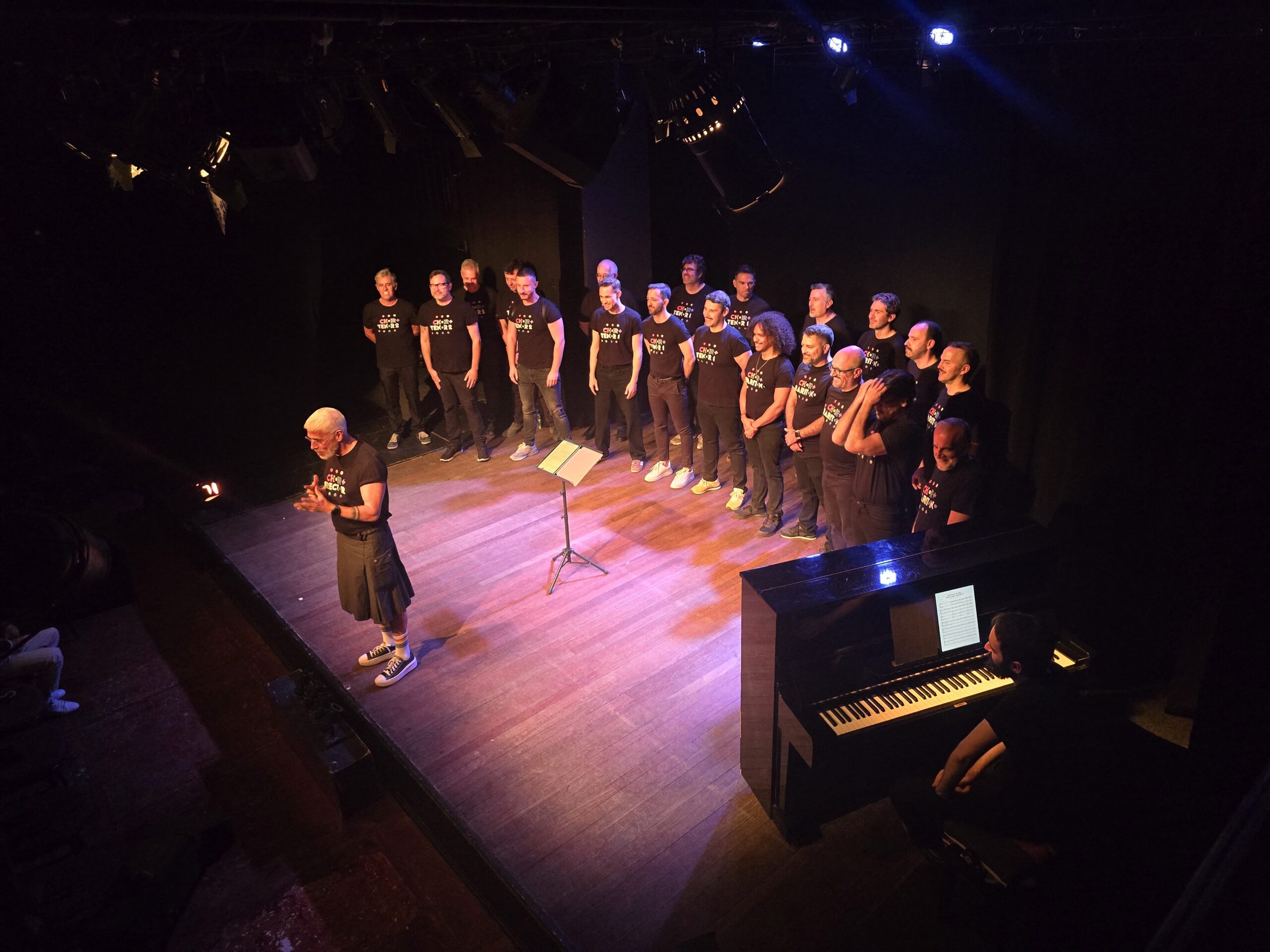 "Historias de amor" Choir Plus Madrid comenzó su temporada de conciertos del curso 2025-2026 en el Teatro Tribueñe.