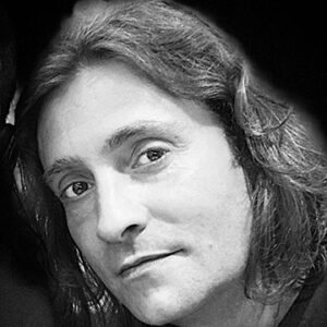 Oscar Plano, director Rock Out Choir